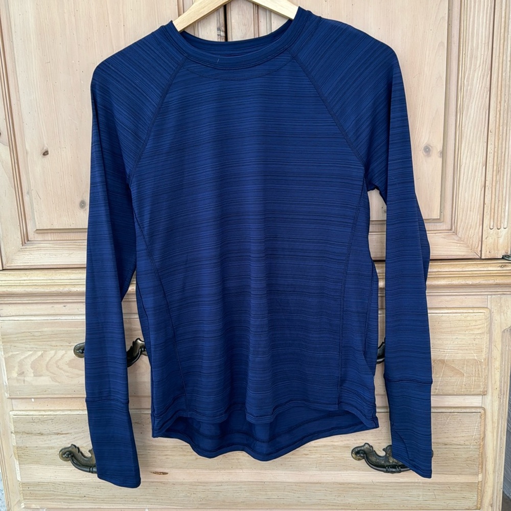 NWOT Athleta Long Sleeve Pacifica - Navy UPF Shirt - medium